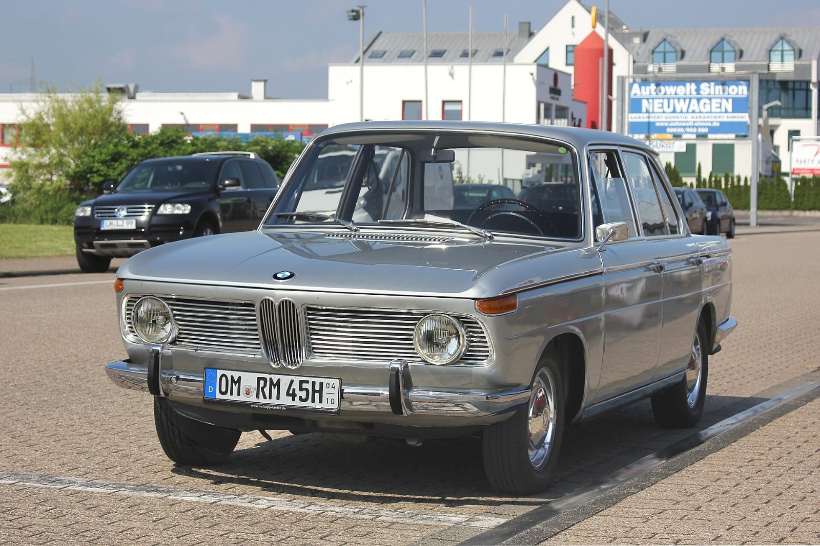 BMW 1800 der Neuen Klasse in der Seitenansicht