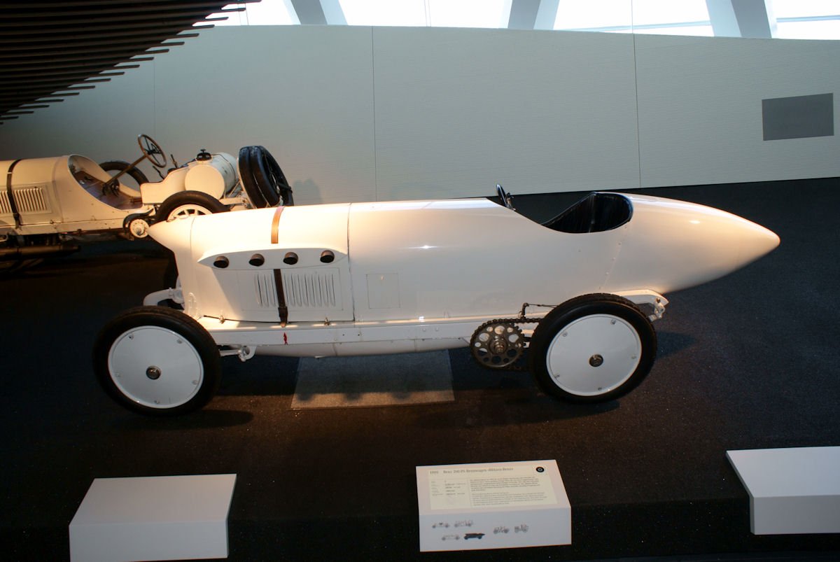 Benz 200 PS Rekordwagen Blitzen-Benz von 1909 in Seitenansicht