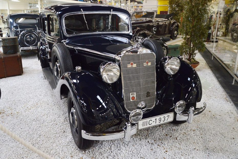 Mercedes-Benz 260 D, der erste Serien-Personenwagen mit Dieselmotor