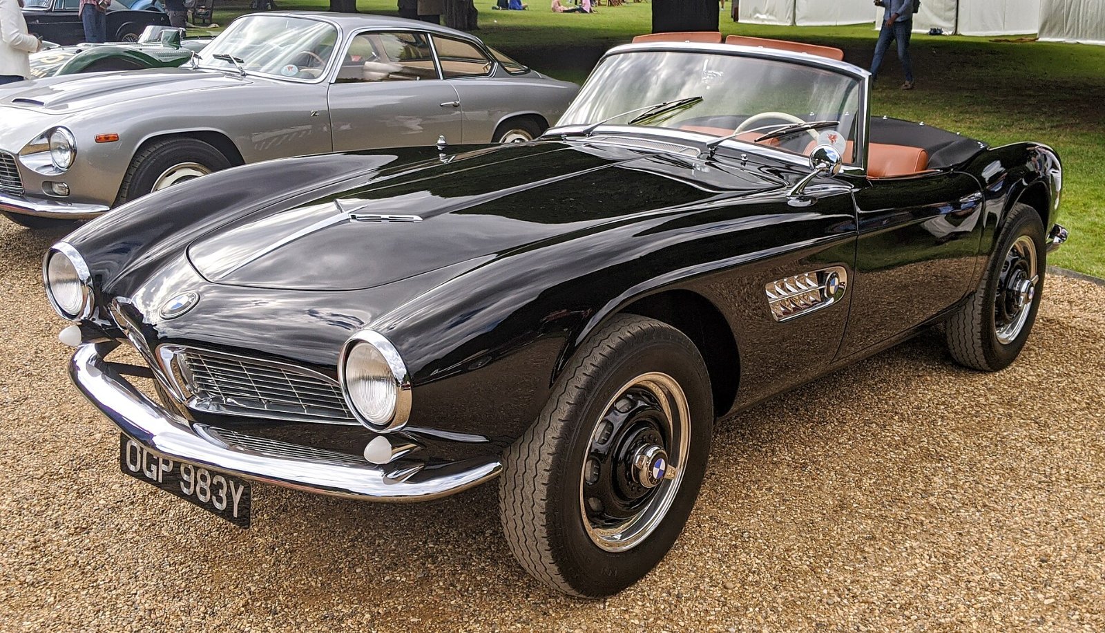 BMW 507 Roadster von vorn mit der ersten waagerechten Niere